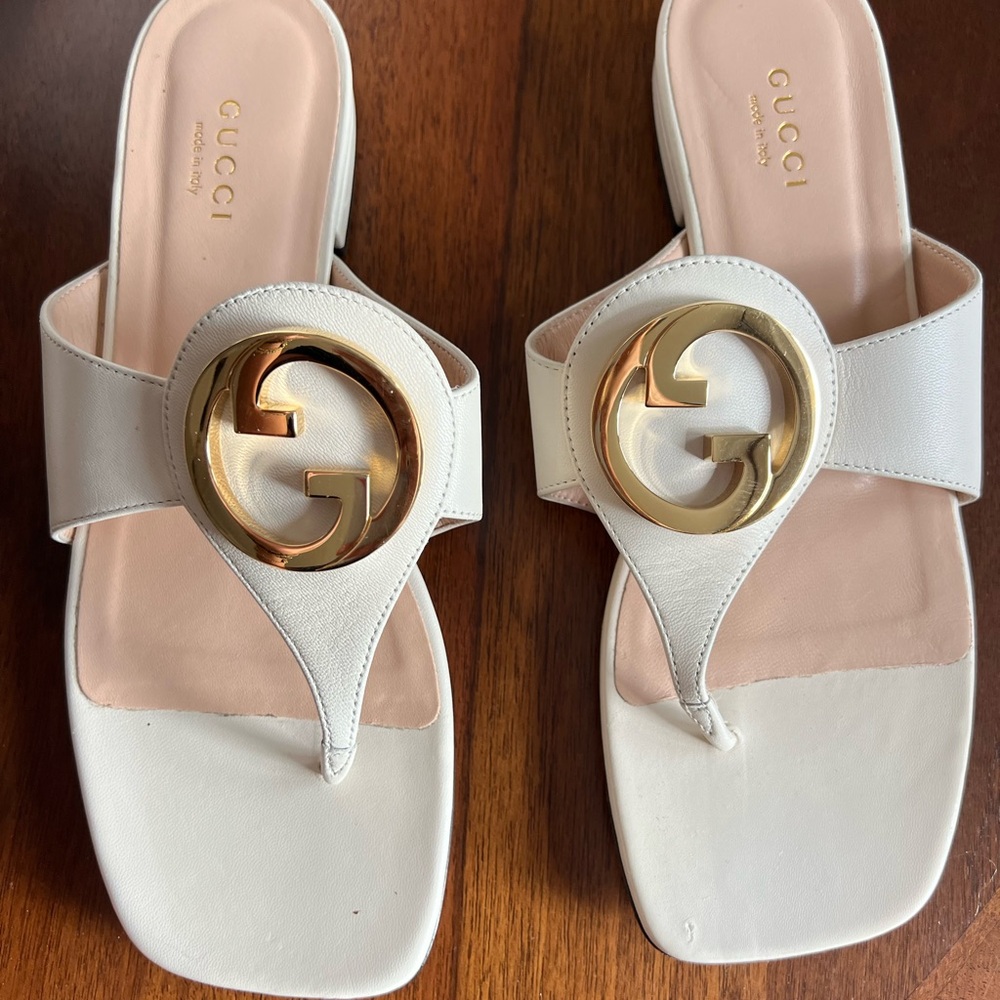 Gucci blondie thong white leather sandal. Nwt